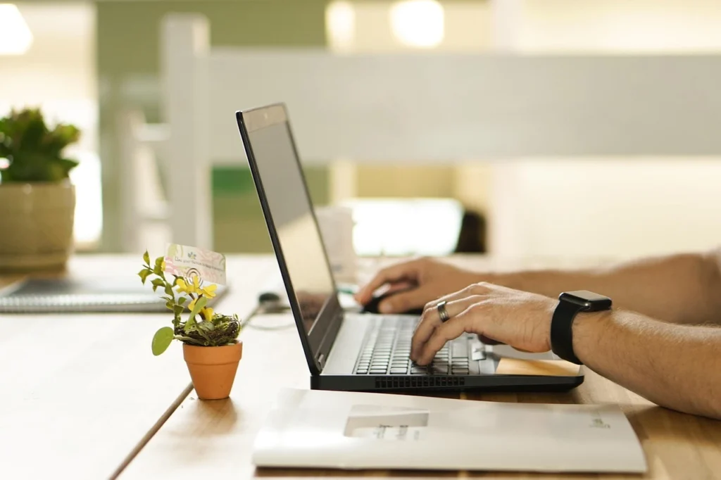Evde Ders Çalışmak için En İyi Online Araçlar ve Uygulamalar 2025
